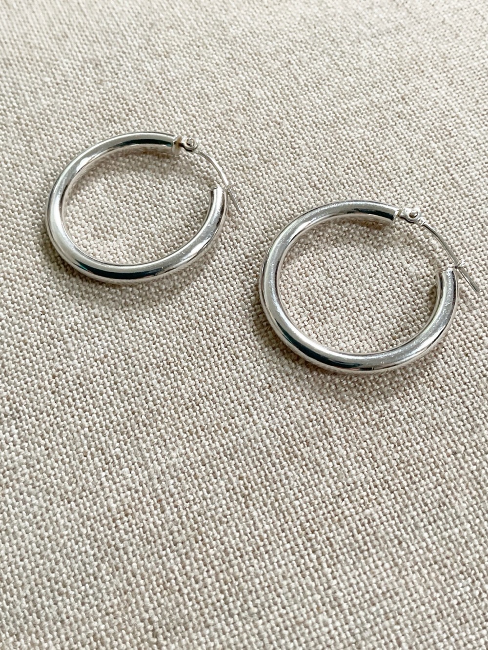 14K White Gold Hoop Earrings 25mm 1” Tubular Hoops Israel 1.73g - Picture 2 of 10